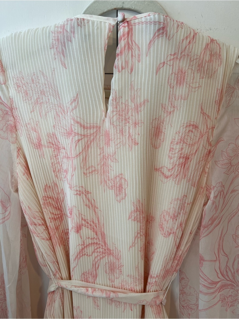 NWT BCBG coquette Floral Chiffon Mini Pleated Long Sleeve Tie Waist Romantic - Picture 12 of 14